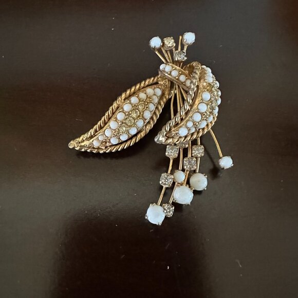 Rare Hattie Carnegie Signed Brooch Pin in Gold Faux Pearls & Rhinestones! - Picture 4 of 10